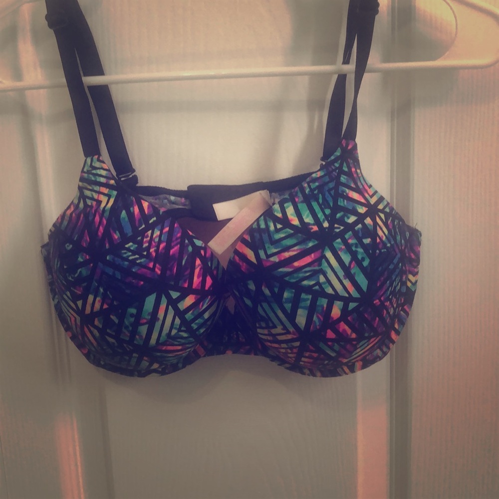Victoria secret ‘wear everywhere push up’ bra